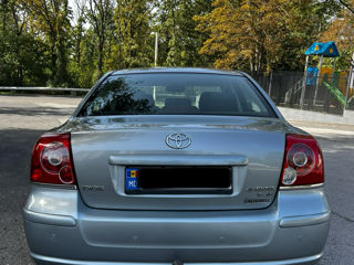 Toyota Avensis foto 5