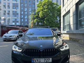 BMW 8 Series foto 4