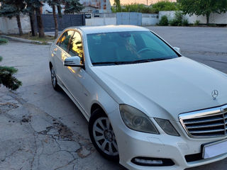 Mercedes E-Class foto 2