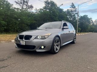 BMW 5 Series foto 2