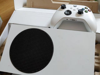 Xbox Series S + jocuri (Ofertă bună)