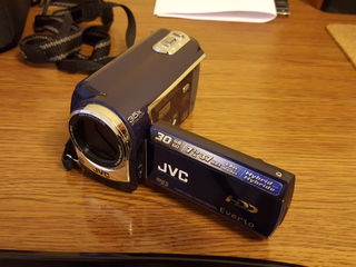 JVC видеокамера в отличной  состоянии foto 3