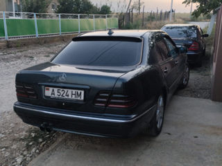 Mercedes E-Class foto 5