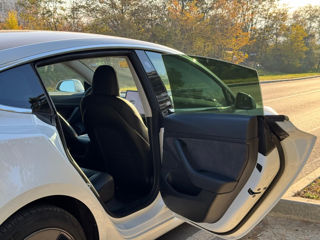 Tesla Model 3 foto 7