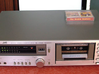 JVC KD-JVC KD-D35 este o casetă stereo. 1990 Caracteristicile KD-D35 includ selecția tipului de band foto 6