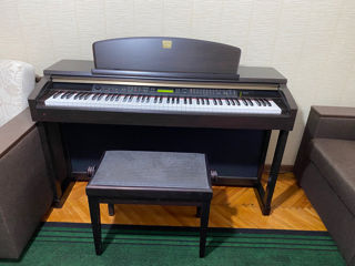 Pian Yamaha Clavinova