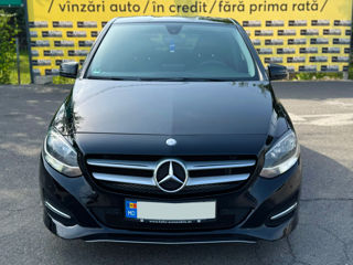 Mercedes B-Class foto 2