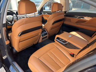 BMW 7 Series foto 14