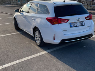 Toyota Auris фото 3