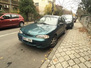 Hyundai Accent foto 1