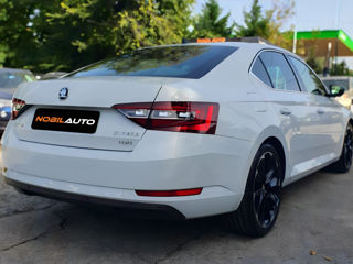 Skoda Superb foto 3