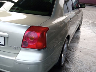 Toyota Avensis foto 8