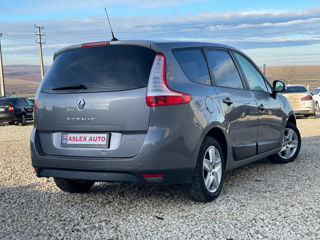 Renault Grand Scenic foto 2