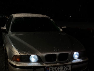 BMW 5 Series foto 2