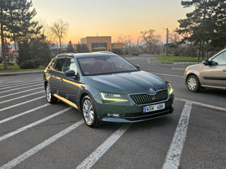 Skoda Superb foto 2