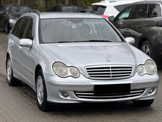 Mercedes C-Class foto 4