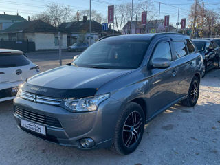 Mitsubishi Outlander foto 2