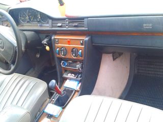 Mercedes Series (W124) foto 4