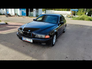 BMW 5 Series foto 2