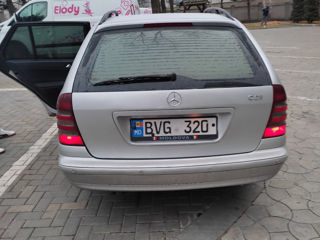 Mercedes C-Class foto 10