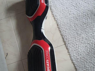 Vând  hoverboard ducati  foto 1
