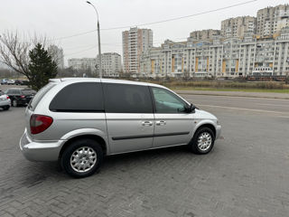 Chrysler Voyager foto 8