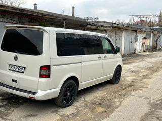 Volkswagen Caravelle foto 9