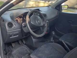 Renault Clio foto 2