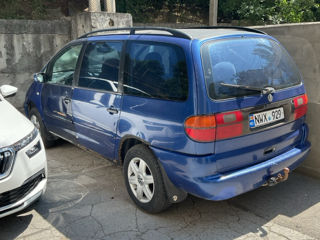 Volkswagen Sharan foto 2