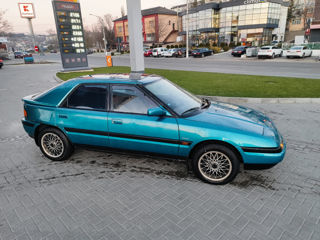 Mazda 323 foto 3