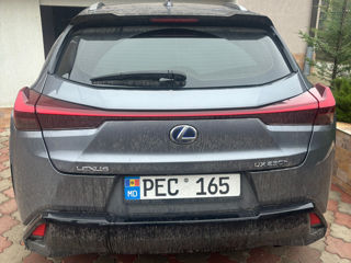 Lexus UX foto 2