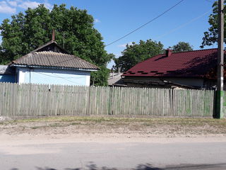 Casa cu terenul   30ari  in s.Roscani r.Straseni , 15 km de Chisinau , cu toate comunicaiile foto 2