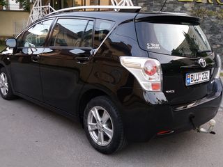 Toyota Verso foto 8