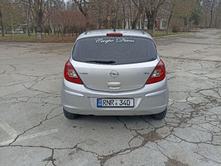 Opel Corsa foto 2