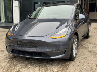 Tesla Model Y foto 7