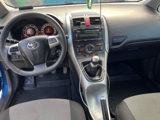 Toyota Auris фото 4