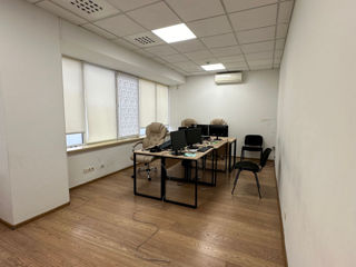 Oficiu / spațiu comercial / 700m2 / prima linie / Ulim foto 10