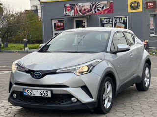 Toyota C-HR foto 2