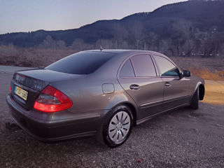 Mercedes E-Class foto 4