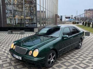 Mercedes E-Class foto 2