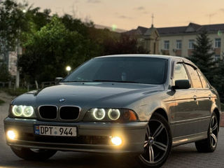 BMW 5 Series foto 3