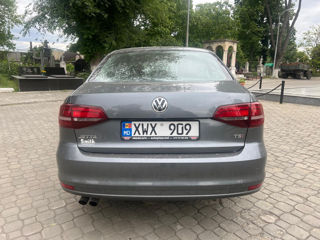 Volkswagen Jetta foto 6