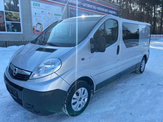 Opel Vivaro foto 2