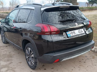 Peugeot 2008 foto 6