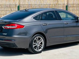 Ford Fusion foto 6