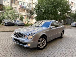 Mercedes E-Class foto 1