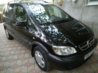 Opel Zafira foto 2