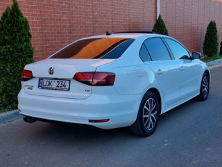 Volkswagen Jetta foto 5