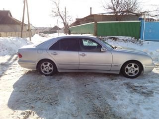 Mercedes E Class foto 3