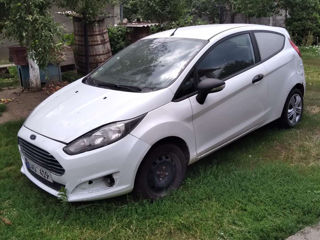 Ford Fiesta foto 2